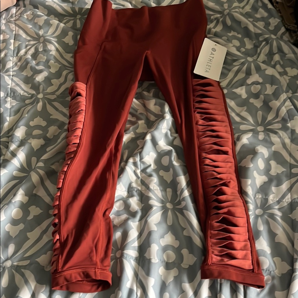 Athleta Salutation 7:8 Tight in Powervita